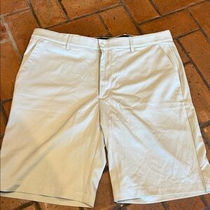 Greg Norman Men's Light Gray Travel Shorts